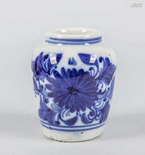 Chinese Export Blue & White Porcelain Pot