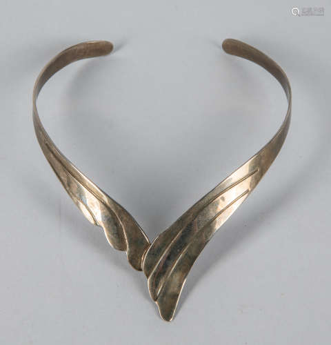 Designed Silver Choker Necklace