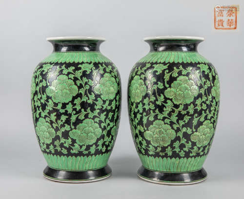 Pairs of Chinese Export Porcelain Vase