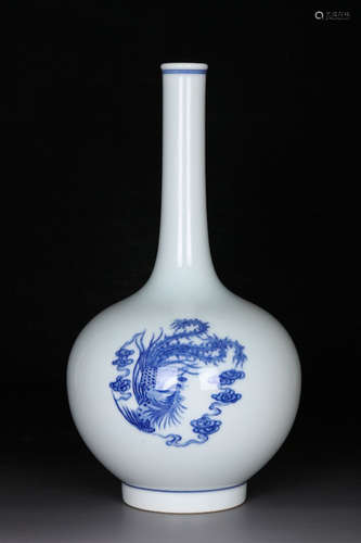 Chinese Blue White Dragon Long Neck Porcelain Vase