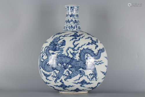 Chinese Blue White Dragon Porcelain Vase