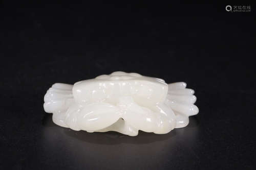 Chinese White Jade Carved Crab