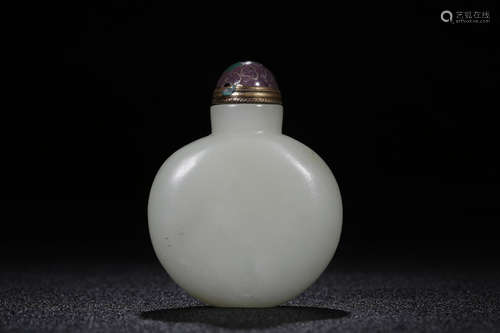 Chinese Celadon Jade Snuff Bottle