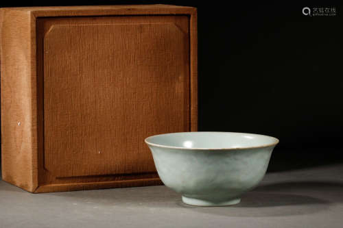 Chinese Ru Yao Style Porcelain Bowl, Dragon Motif