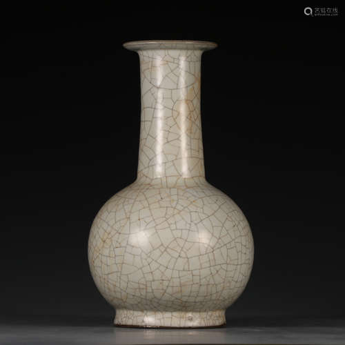 Chinese Crackle Glazed Porcelain Vase