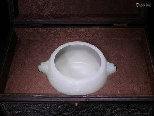 A QING DYNASTY HETIAN WHITE JADE STUDY BRUSH WASHER