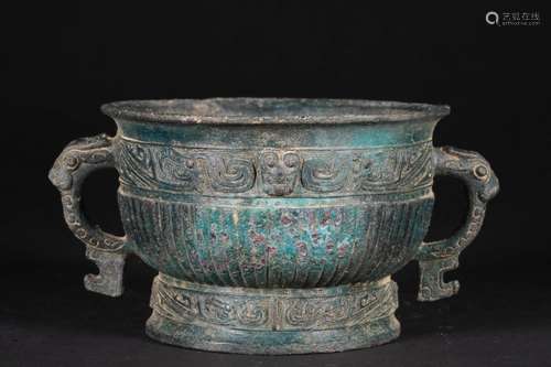 A WARRING STATES PERIOD BRONZE VESSEL