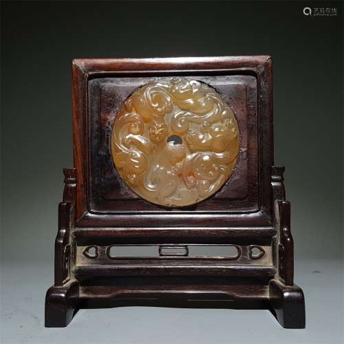 A QING DYNASTY ROSE WOOD INLAID WITH AGATE SCREEN