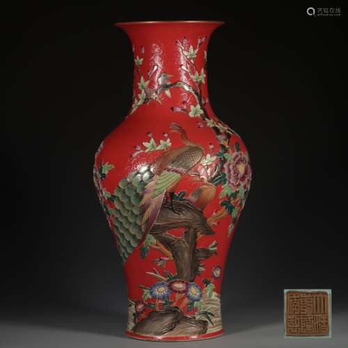 A QING QIANLONG DYNASTY SAND RED VASE CARVED WITH FLOWER AND BIRD PATTERN