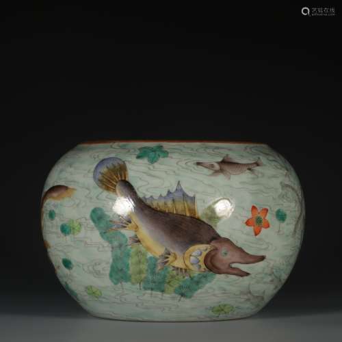 A QING DYNASTY QIANLONG STYLE FAMILLE ROSE BRUSH WASHER