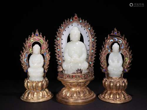 A SET OF QING DYNASTY SILVER GILDED FILIGREE WHITE JADE BUDDHAS