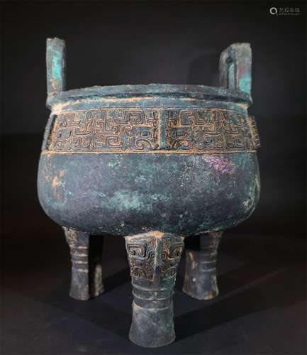 A WARRING STATES PERIOD BRONZE TRIPOD DING