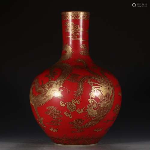 A Chinese Alum Red Golden Painting Bottle Vase With Dragon And Phoenix Pattern