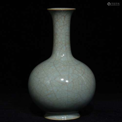 A Chinese Ru Yao Vase With Ice Pattern