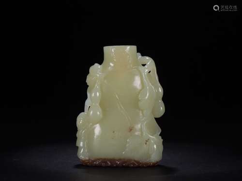 A Chinese Hetian Jade Snoof Bottle With Gourd Shape