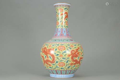 A Chinese Porcelain Yellow Glazed Alum Red Dragon Vase