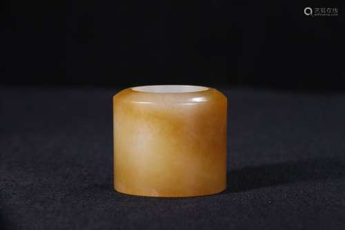 A Chinese Hetian Jade Thumb Ring