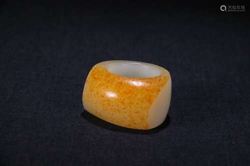 A Chinese Hetian Jade Thumb Ring