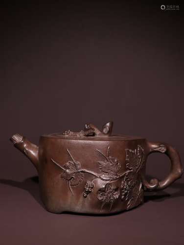 A Chinese Zisha Teapot