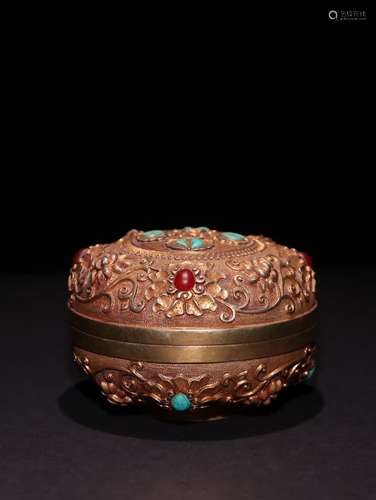 A Chinese Gilt Silver Floral Pattern Box With Lid Embeded Gems