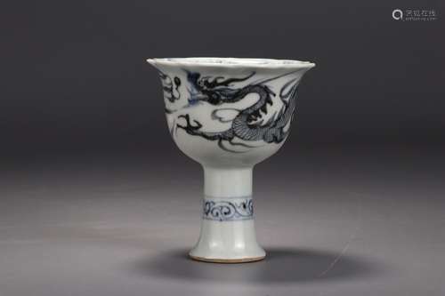 A Chinese Porcelain Bw Dragon Painting Cup