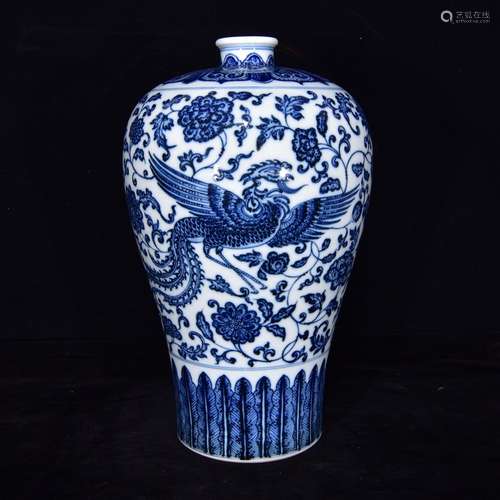 A Chinese Porcelain Bw Dragon&Phoenix Painting Meiping Vase