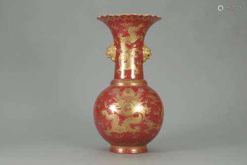 A Chinese Porcelain Red Glazed Golden Dragon Painting Vase