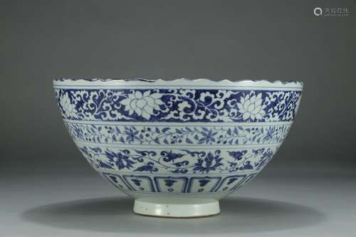 A Chinese Porcelain Bw Floral Bowl