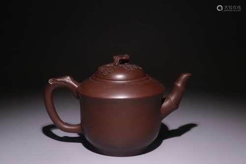 A Chinese Zisha Teapot