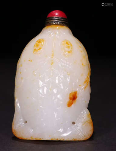 A HETIAN JADE SNUFF POT WITH AUSPICIOUS PATTERN