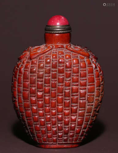 A LUJIAO CARVED SNUFF BOTTLE