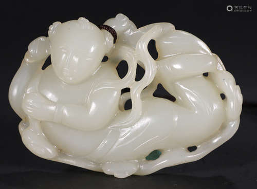 A HETIAN JADE PENDANT WITH FAIRY SHAPE