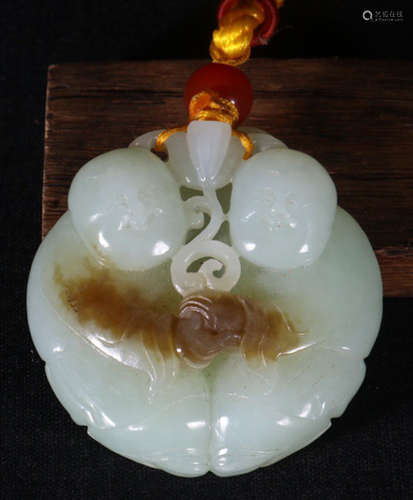 A HETIAN JADE CARVED CHILDREN PATTERN PENDANT