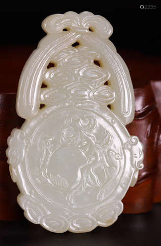 A HETIAN JADE CARVED AUSPICIOUS PATTERN TABLET