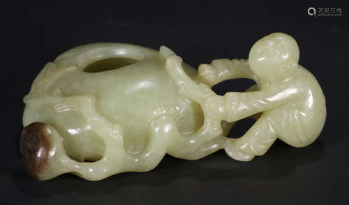 A HETIAN JADE CARVED CHILD SHAPE BRUSHE WASHER