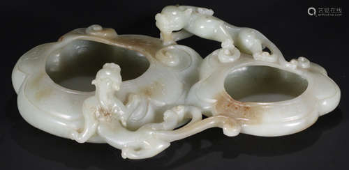 A HETIAN JADE BRUSH WASHER WITH DRAGON SHAPE