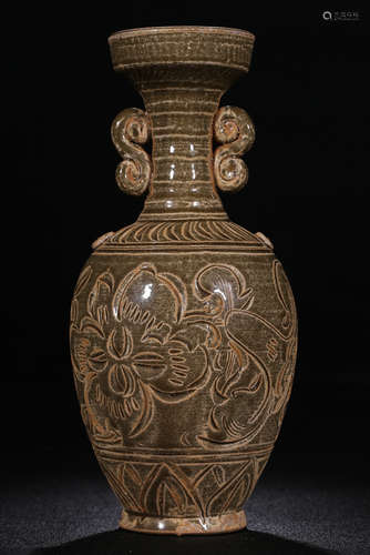 A YUE YAO GLAZE FLOWER PATTERN VASE