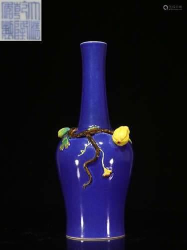 A BLUE GLAZE FRUIT PATTERN LONG NECK VASE