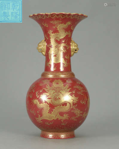 A RED GLAZE VASE WITH CLOUD&DRAGON PATTERN