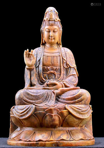 A SOAPSTONE CARVED GUANYIN BUDDHA STATUE