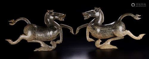 PAIR OF OLD HETIAN JADE PENDANT WITH HORSE SHAPE