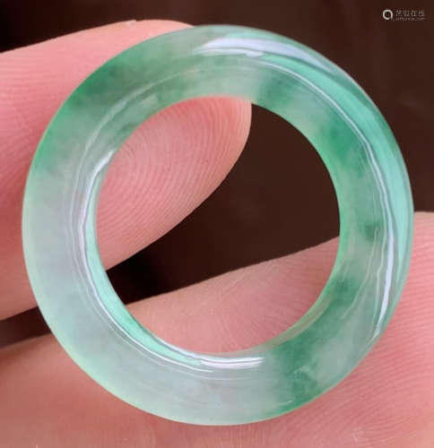 AN ICEY JADEITE RING