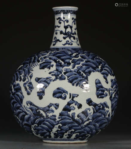 A BLUE&WHITE GLAZE DRAGON PATTERN TIANQIU VASE