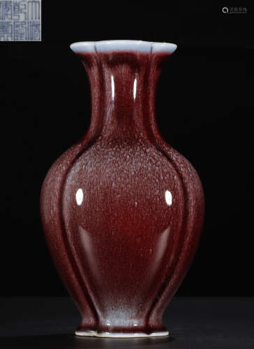 A RED GLAZE FLOWER PATTERN VASE