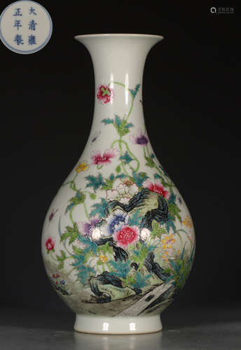 A FAMILLE ROSE GLAZE VASE WITH FLOWER PATTERN