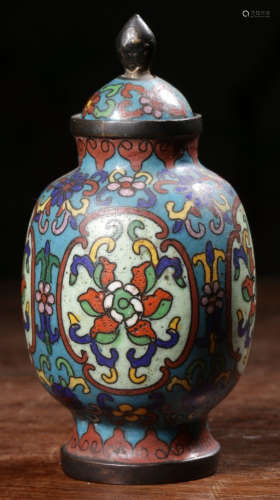 A CLOISONNE SNUFF BOTTLE WITH FLOWER PATTERN