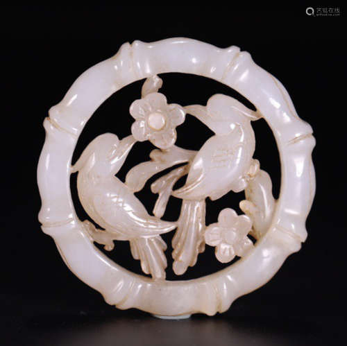 A HETIAN JADE PENDANT CARVED WITH BIRD&FLOWER