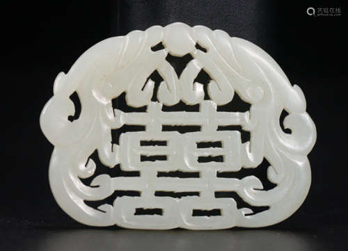 A HETIAN JADE PENDANT CARVED WITH AUSPICIOUS PATTERN