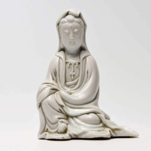 A Chinese Dehua Porcelain Guanyin Statue