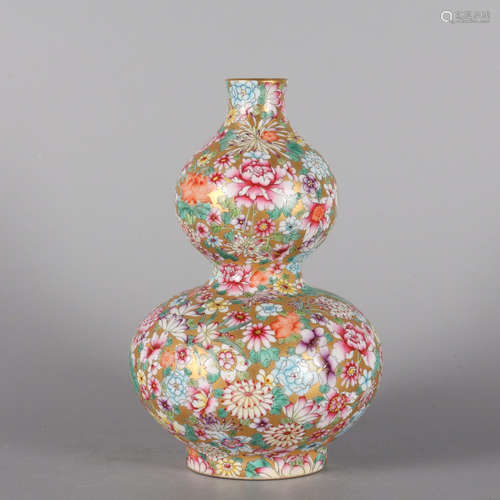 A Chinese Gold Ground Floral Porcelain Gourd-shaped Vase